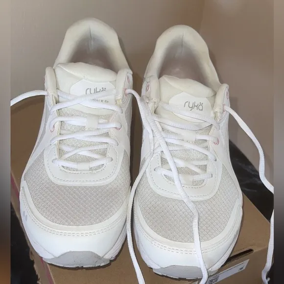 Women’s Sneakers Size 7.5 White Ryka Sky Walk Fit Walking Shoes Memory Foam NEW