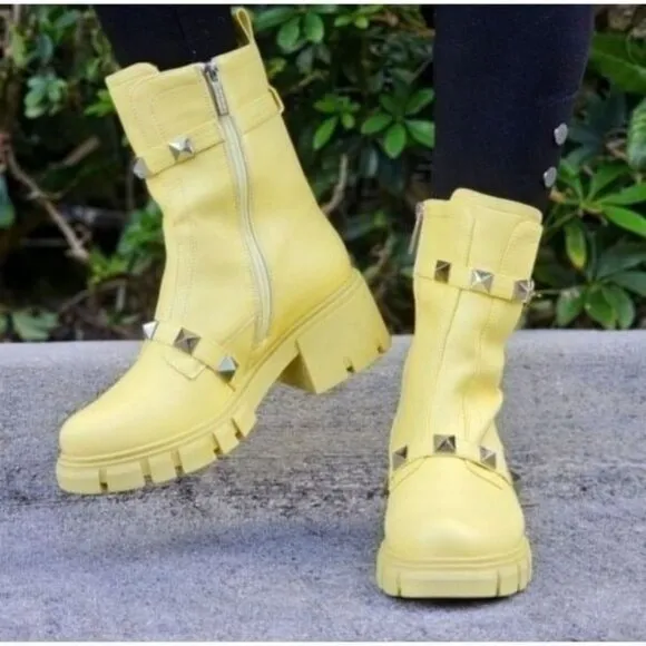 Women's Yellow Pyramid‎ Stud Ankle Combat Boot