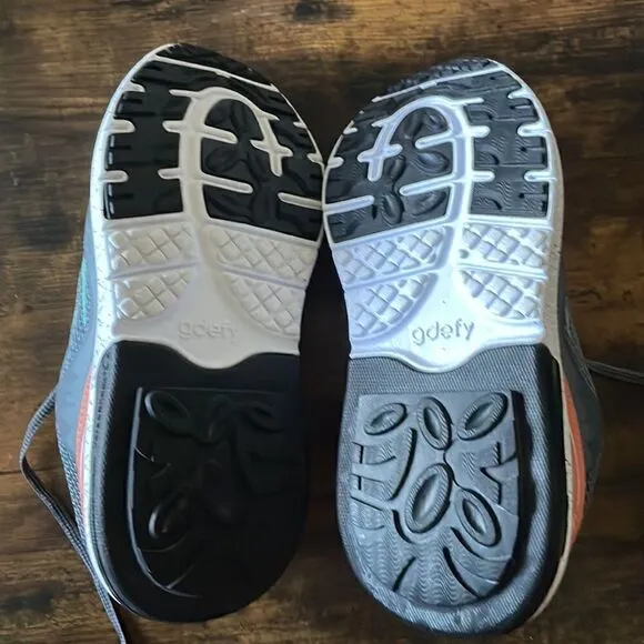 Women's GDEFY Mighty Walk Athletic sneakers Size 8 / pristine