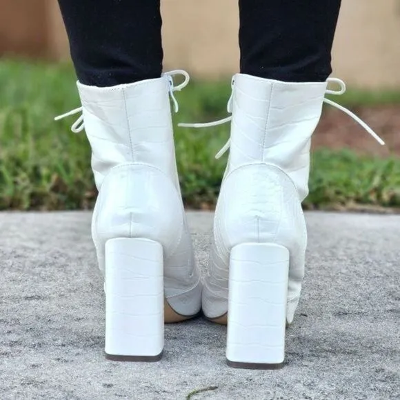 Women's Pointed Toe Chunky High Heel Lace Up Boots White Color