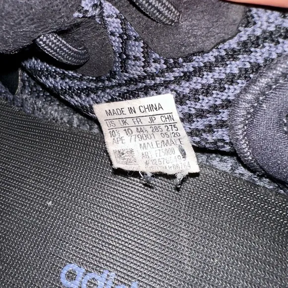 Yeezy - Black and Gray