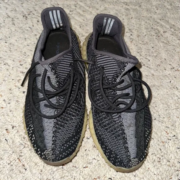 Yeezy - Black and Gray