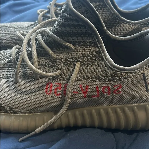 Yeezy Boost 350 V2 - Gray and Red