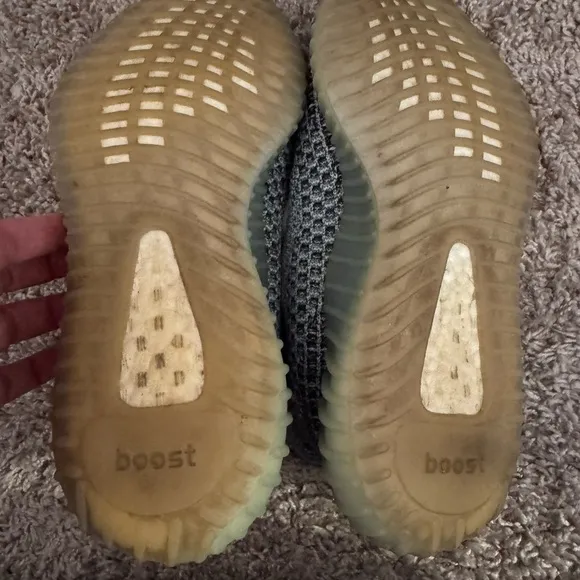 Yeezy Boost 350 V2 Sneakers - Gray and Cream