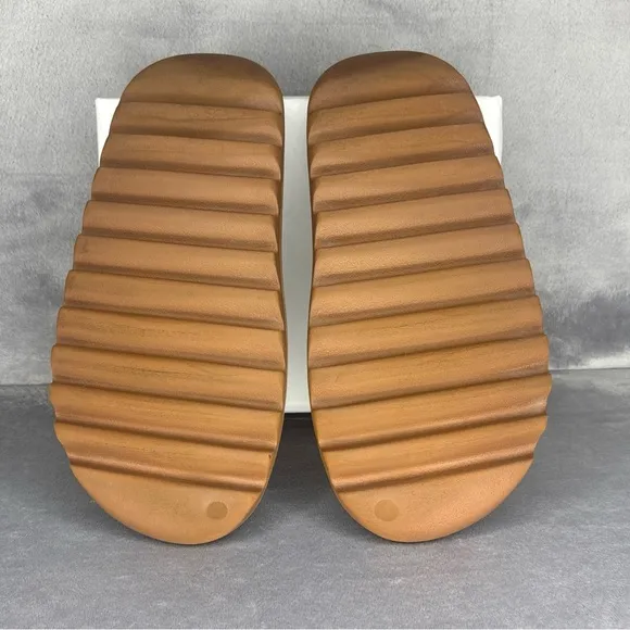 🔥🔥🔥Yeezy Brown Slide Sandals with Rugged Tread Size: 9🔥🔥🔥