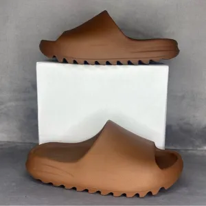 🔥🔥🔥Yeezy Brown Slide Sandals with Rugged Tread Size: 9🔥🔥🔥