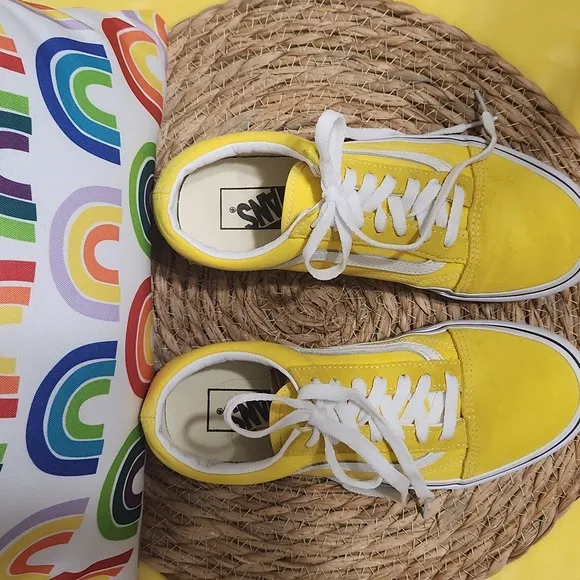 YELLOW VANS