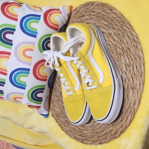 YELLOW VANS