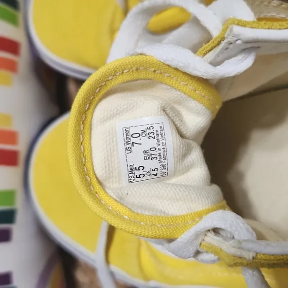YELLOW VANS