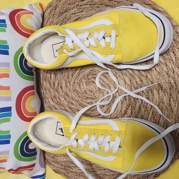 YELLOW VANS