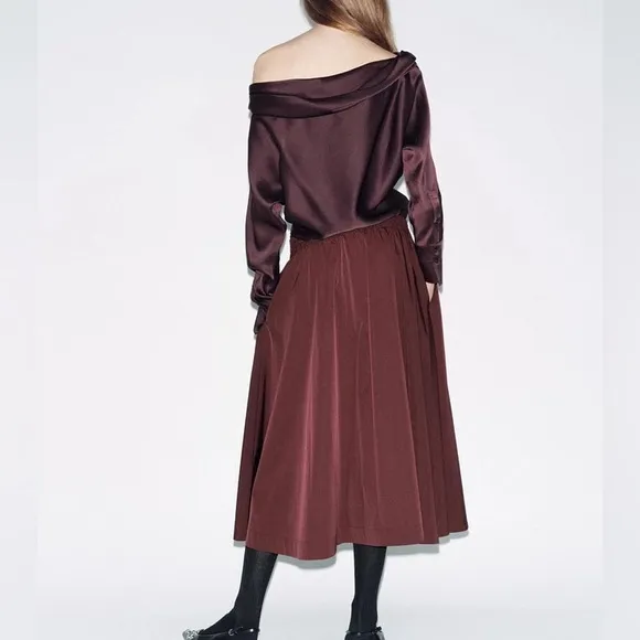 Zara elastic waistband burgundy maroon flowy midi skirt