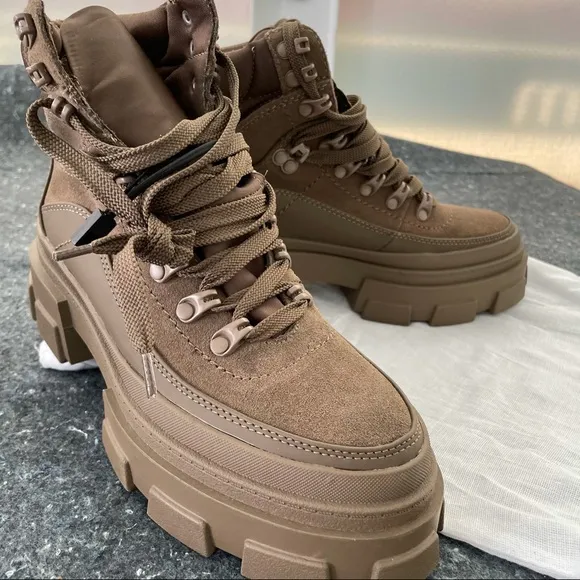 ZARA HIKING BOOTS IN OLIVE GREEN/ KHAKI GREEN