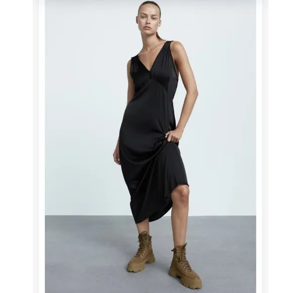 ZARA HIKING BOOTS IN OLIVE GREEN/ KHAKI GREEN
