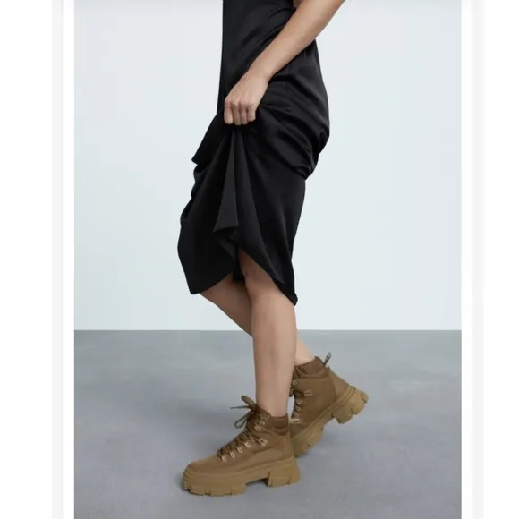 ZARA HIKING BOOTS IN OLIVE GREEN/ KHAKI GREEN