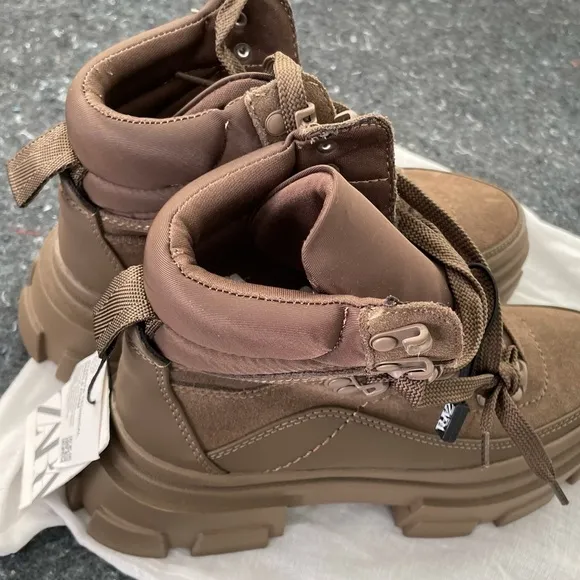 ZARA HIKING BOOTS IN OLIVE GREEN/ KHAKI GREEN