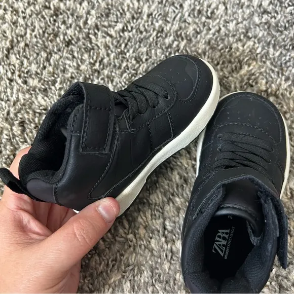 Zara Kids Black Velcro Strap Sneakers Toddler Size US 4.5 / EU‎ 20