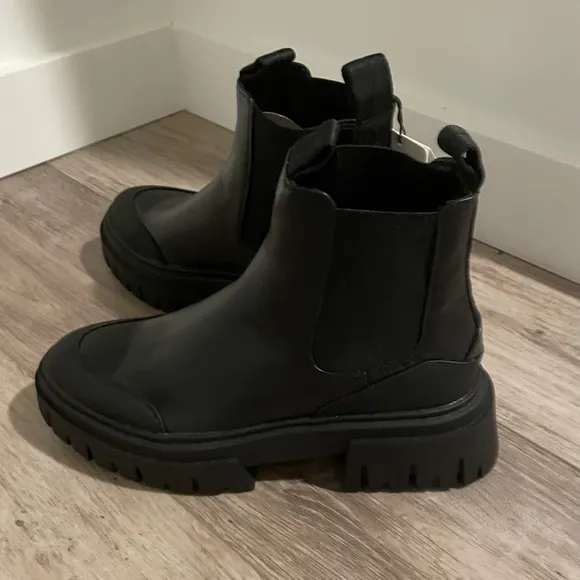 Zara Lug Sole Ankle Boots (EU 37/ US 6.5)