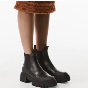 Zara Lug Sole Ankle Boots (EU 37/ US 6.5)