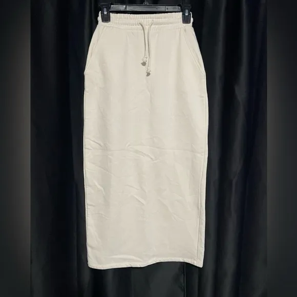 Zara NWT nude cream midi sweater skirt