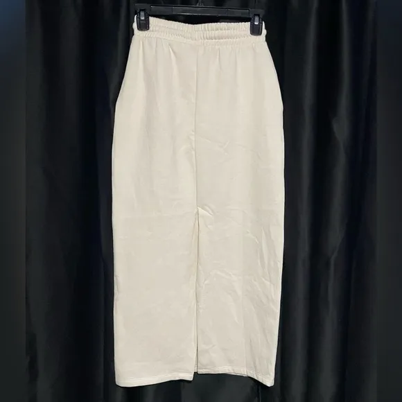 Zara NWT nude cream midi sweater skirt